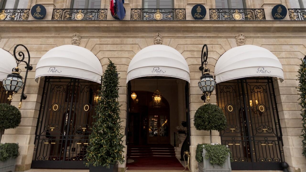 El hotel Ritz de París descubre un anillo valorado en 750.000 euros en una bolsa de aspiradora