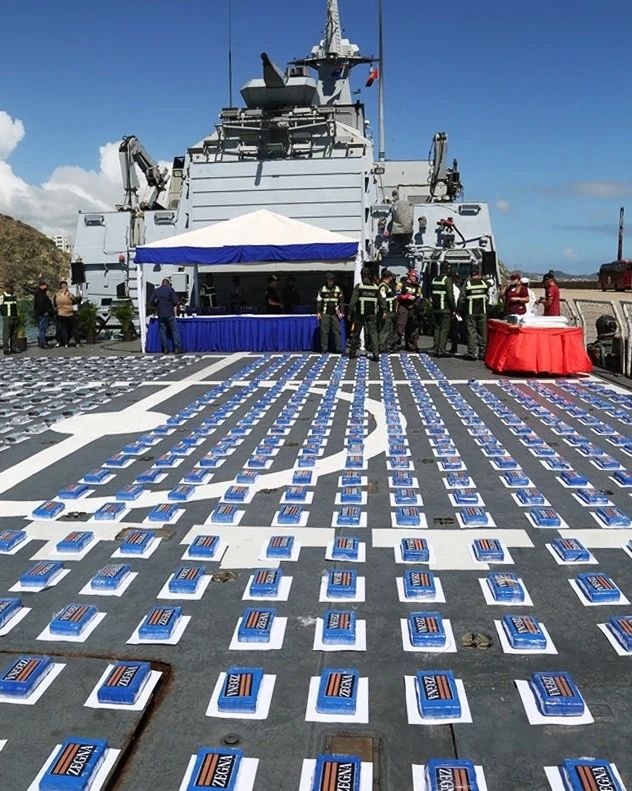 Interceptan embarcación con 3.500Kg de cocaína en alta mar