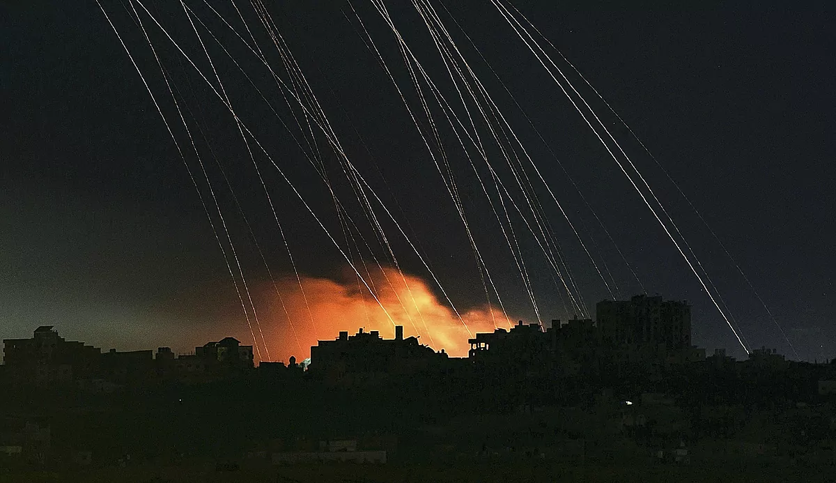 Israel intensifica sus ataques en Gaza mientras negocia una nueva tregua