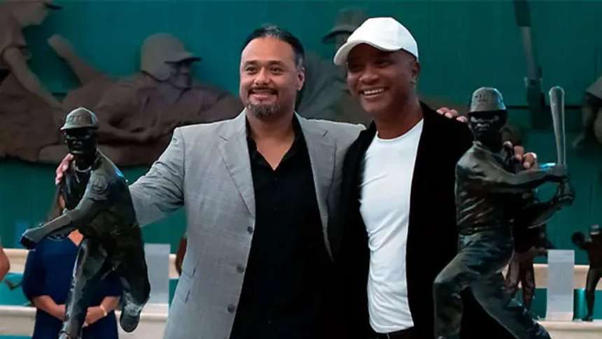 Johan Santana y Melvin Mora fueron exaltados al Salón de la Fama de Venezuela