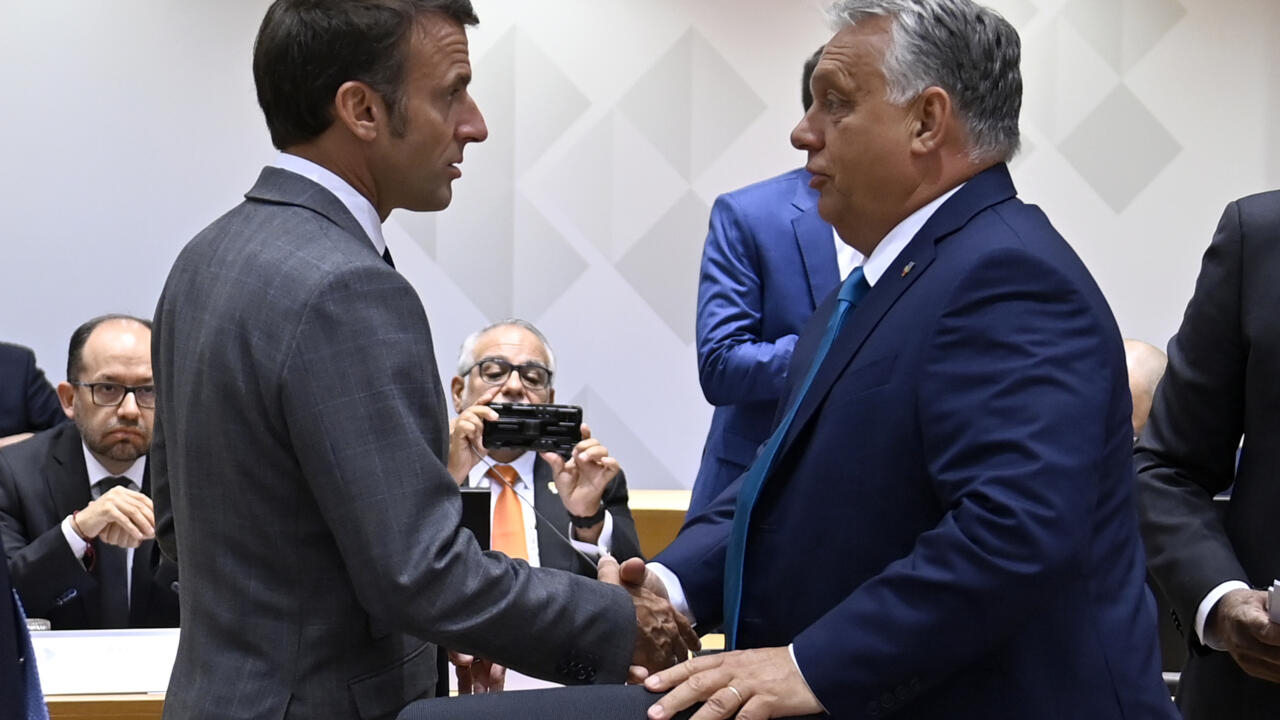Macron da la bienvenida al húngaro Orban para intentar desbloquear el apoyo de la UE a Ucrania