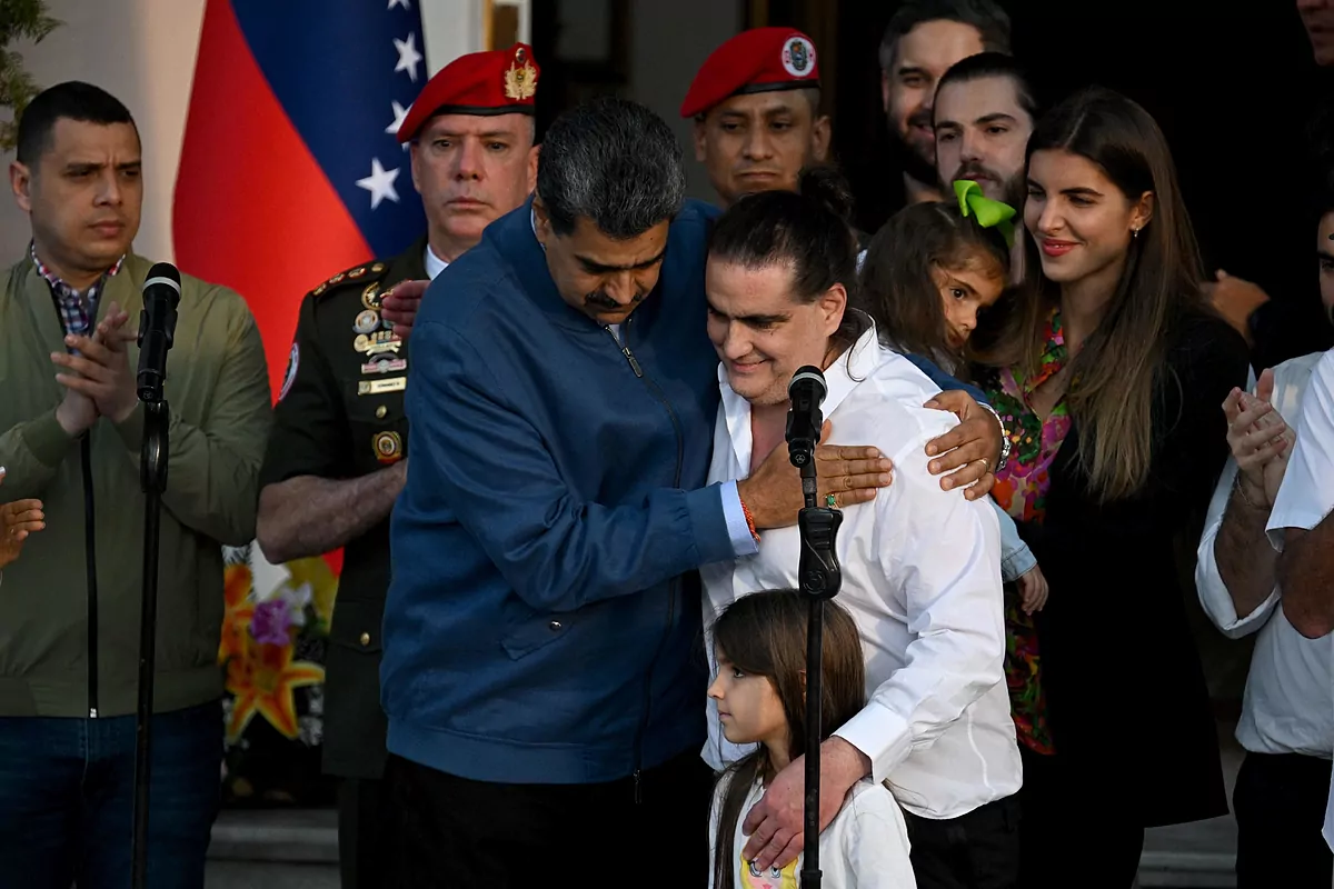 Maduro recibe con estilo a su "embajador" de Saab en Caracas