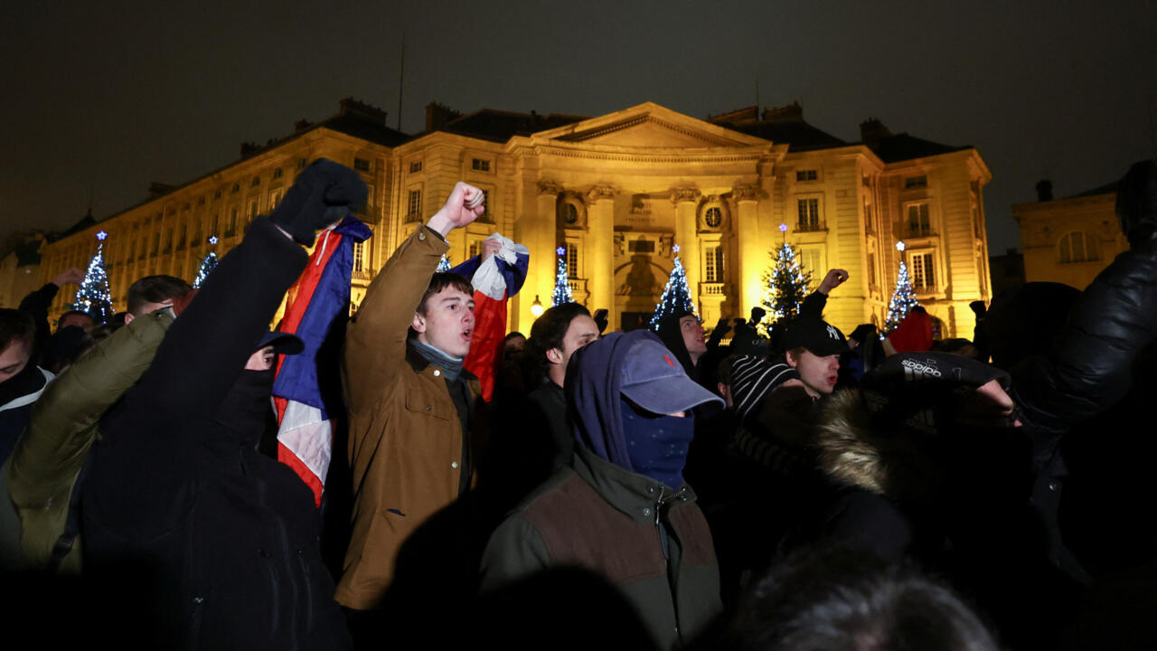 Manifestantes de extrema derecha se reúnen en París para exigir "justicia" tras la muerte de un adolescente francés