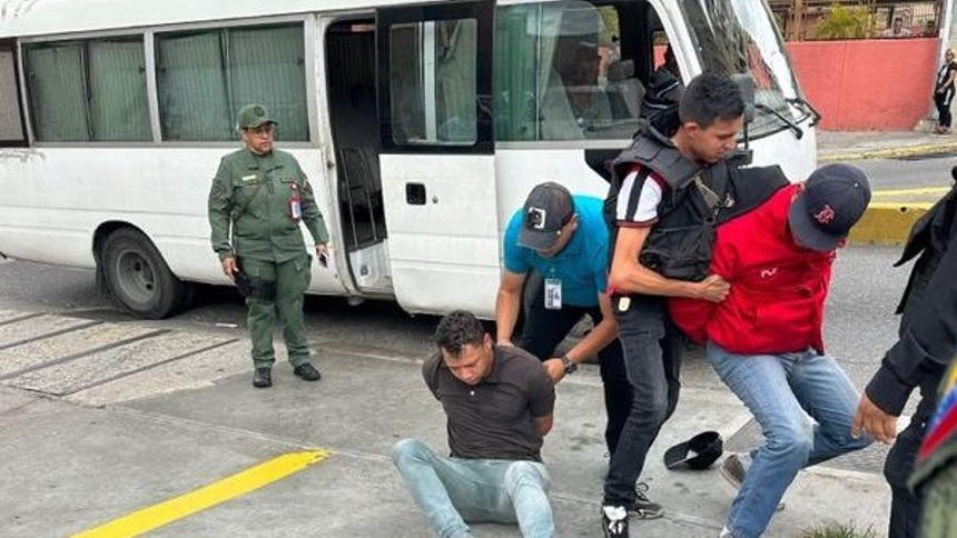 Tres hombres armados detenidos en Caracas, ingresaron a una oficina de Conviasa y robaron casi 100 mil dólares