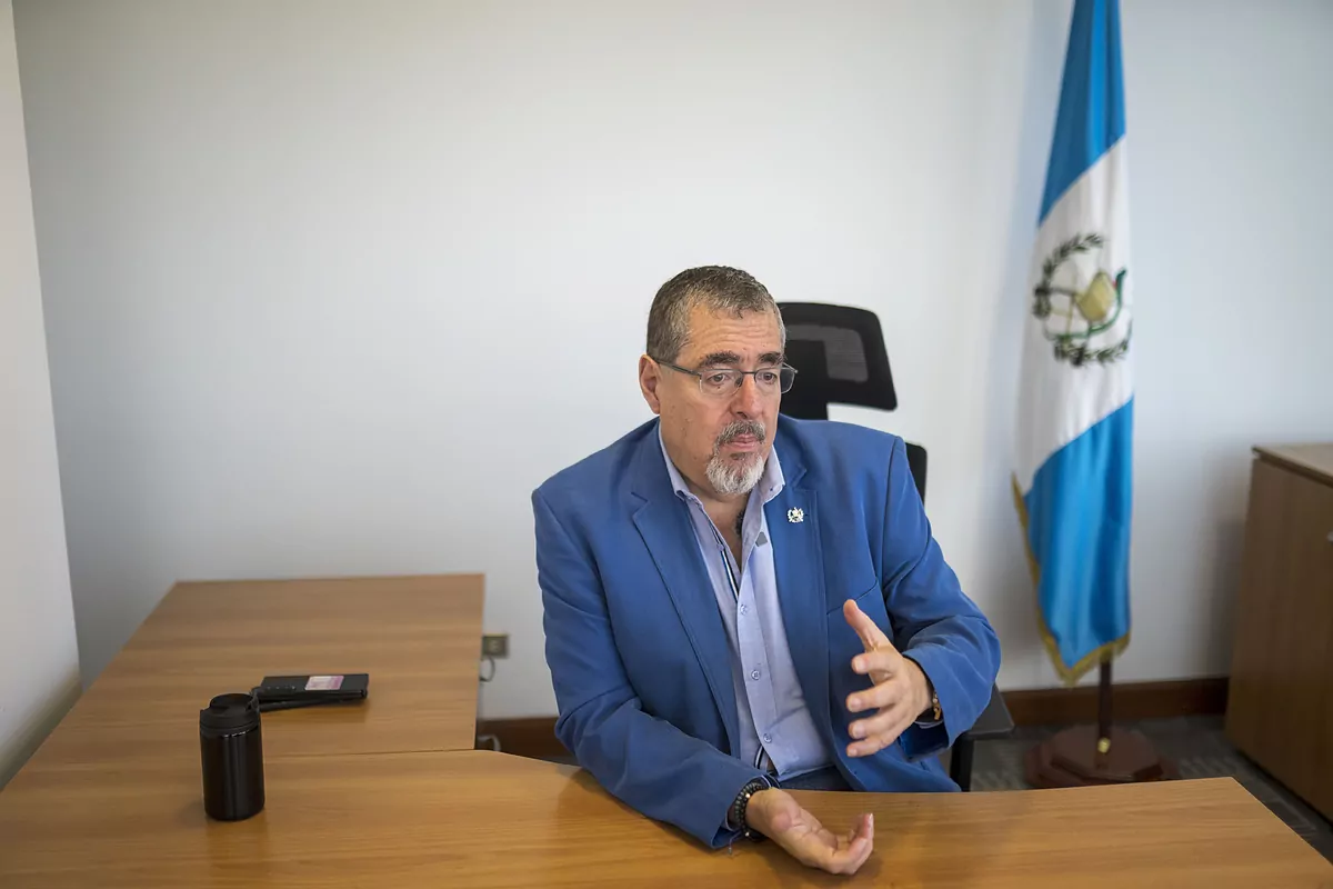 Bernardo Arvalo: “Hay que limpiar la Fiscalía de Guatemala de esta banda de delincuentes”