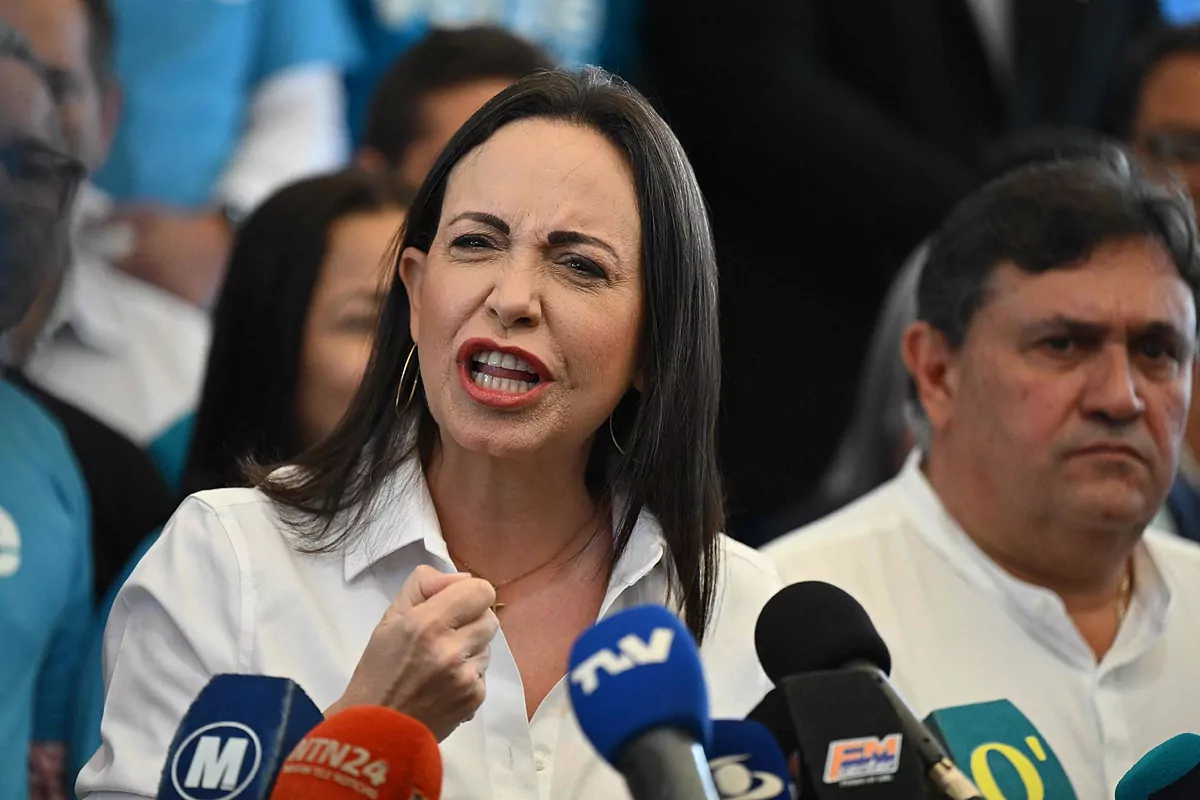 España insiste en levantar sanciones contra Venezuela, pese al golpe electoral contra María Corina Machado
