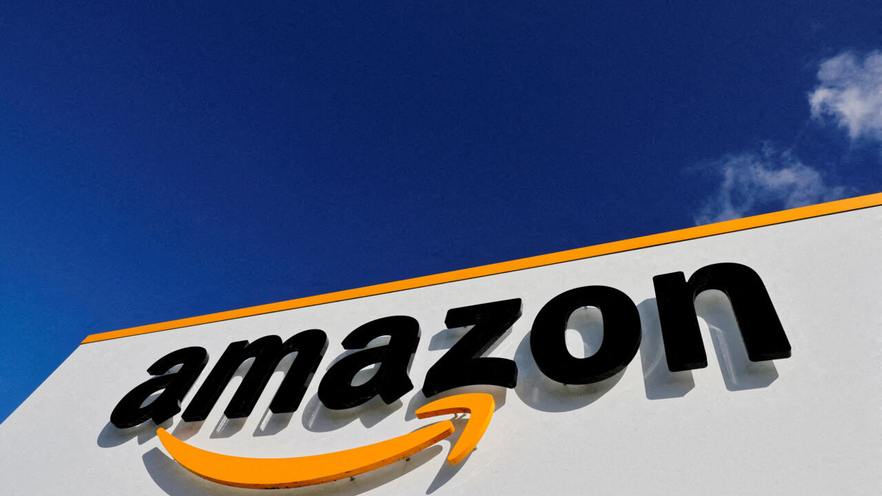 Francia multa a Amazon con 32 millones de euros por vigilancia de sus empleados