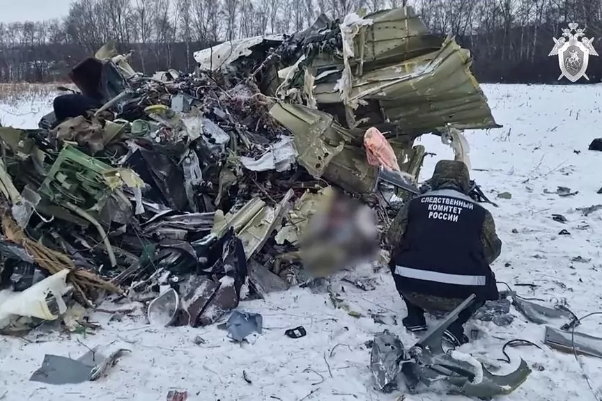 Rusia y Ucrania continúan culpándose mutuamente por el desastre del Il-76 mientras luchan en Donbass