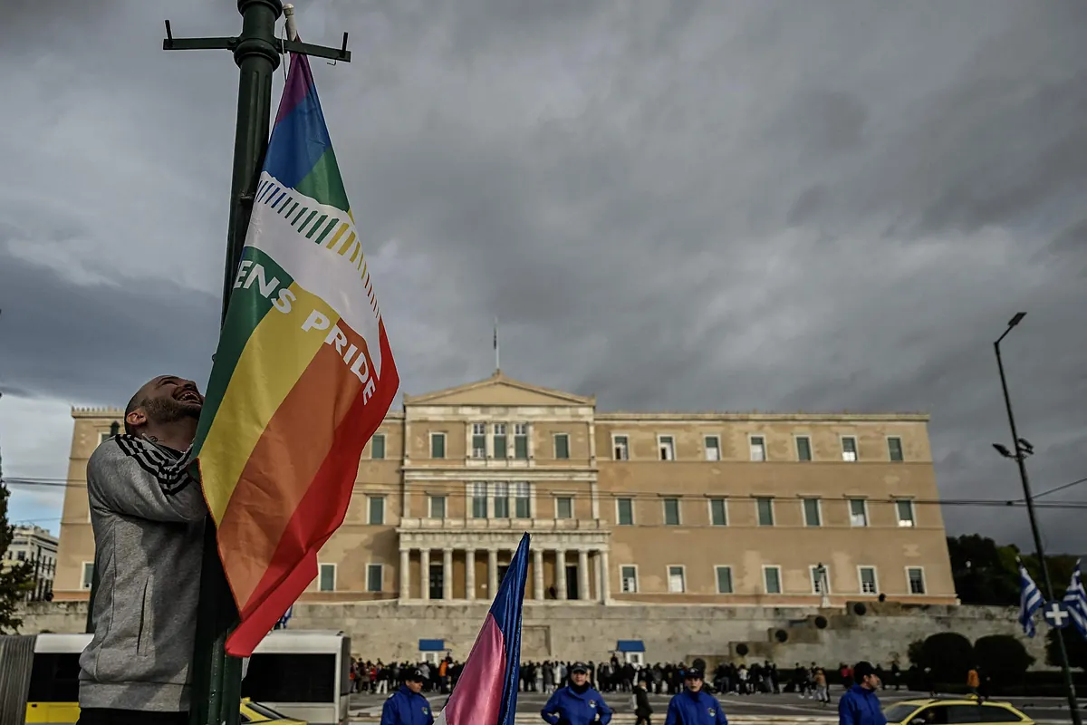 Grecia aprueba el matrimonio entre personas del mismo sexo y la adopción por parejas del mismo sexo