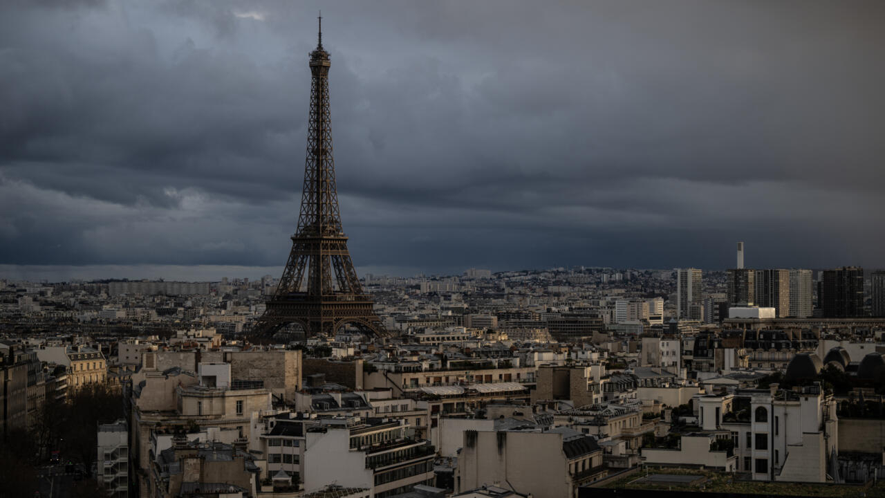La Torre Eiffel reabrirá el domingo cuando los trabajadores pongan fin a la huelga
