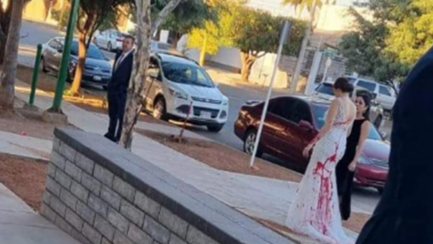La novia es atacada con pintura roja durante la boda, su suegra