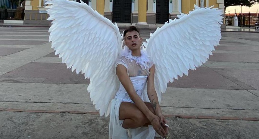 Marcos Caraballo, el modelo que se tomó fotos vestido de ángel en la Basílica La Chinita, fue liberado