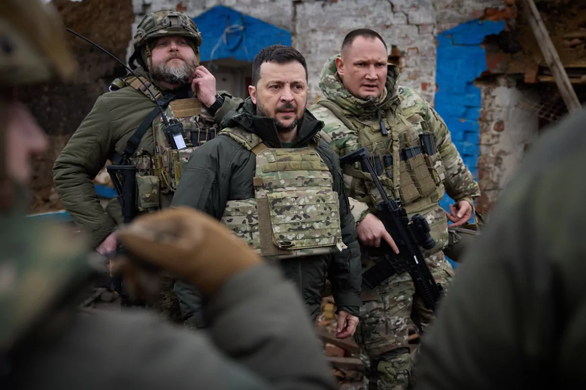 Zelensky visita a las tropas en el frente de Zaporiyia y a pacientes con cáncer