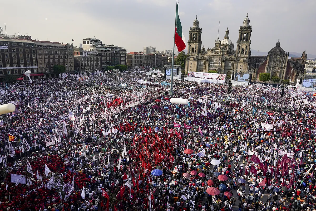 Dos mujeres sucederán a AMLO: continuidad o "mano dura" en México