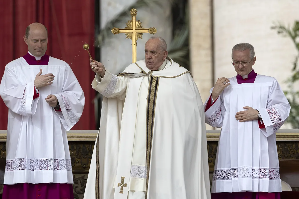 El Papa Francisco advierte en su mensaje de Pascua sobre los "vientos de guerra" que soplan "cada vez con más fuerza" sobre Europa