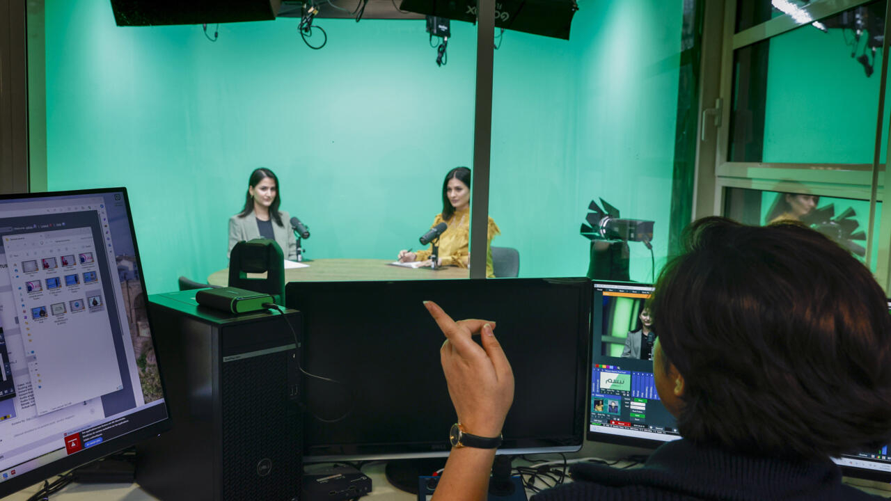 El canal francés Begum TV ofrece un salvavidas a las mujeres afganas