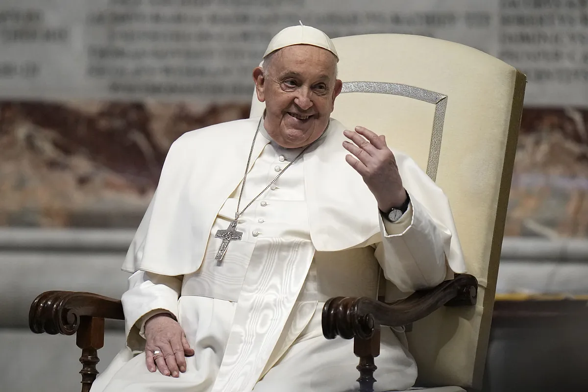 La Embajada de Ucrania en el Vaticano responde al Papa que nadie pidió "negociar con Hitler"