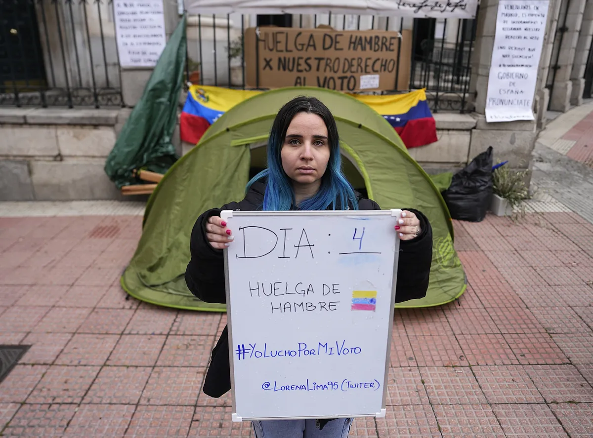 La huelga de hambre de Lorena en Madrid para que el chavismo deje votar al éxodo venezolano: "Espero que nos unamos, que habrá un efecto dominó"
