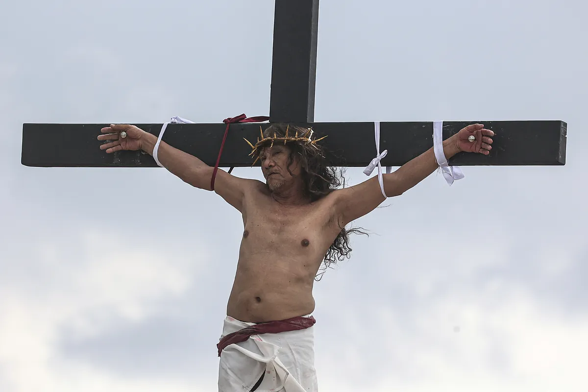 Las 35 crucifixiones del "Jesucristo" filipino