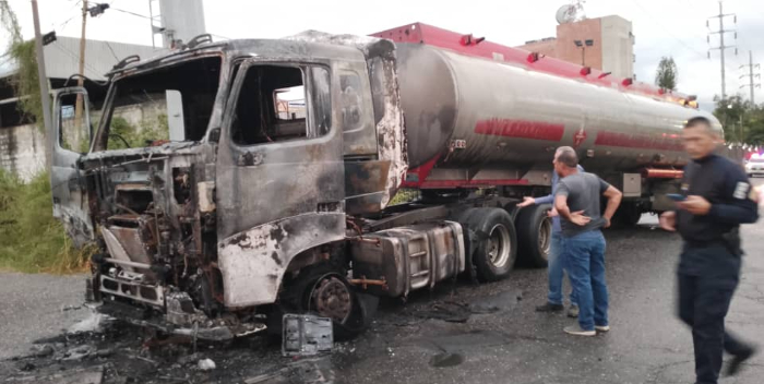 Gandola se incendió en la carretera Guarenas-Guatire