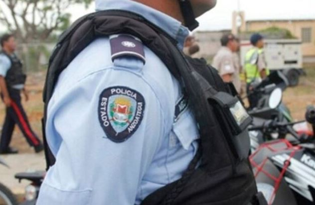 Cinco policías detenidos por extorsión