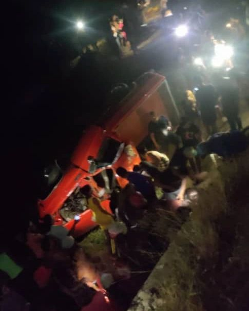 Tres personas heridas tras volcar su vehículo en Boca de Pozo, Macanao