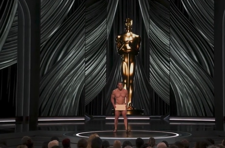 ¿Totalmente desnudo?  Se filtran fotos del backstage de los Oscar de John Cena