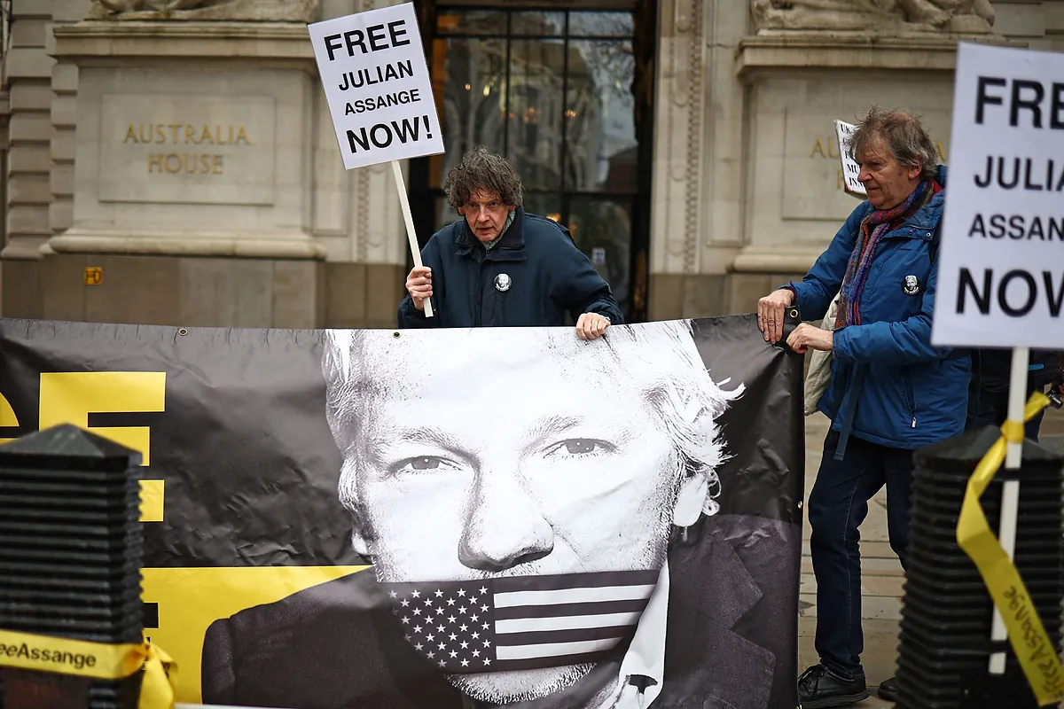 Biden dice que EE.UU. está "evaluando" el fin del proceso legal contra Julian Assange