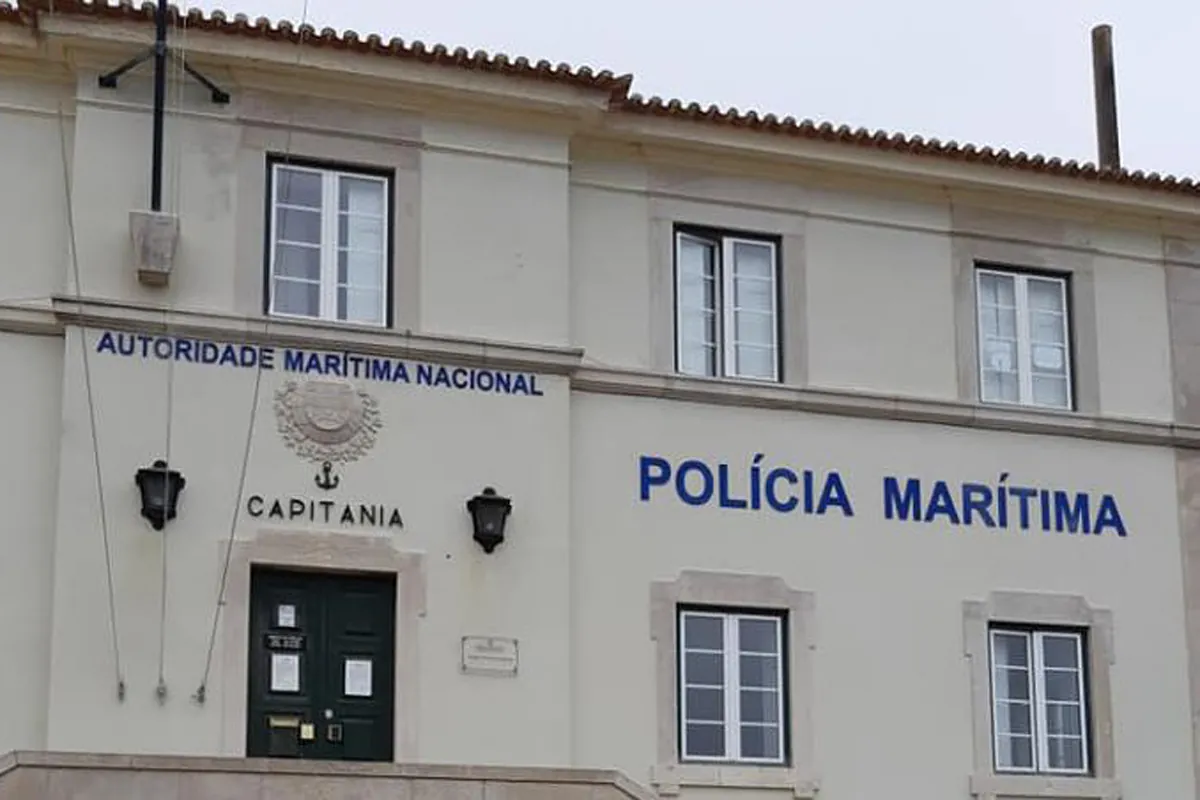 Dos muertos y dos desaparecidos tras naufragar una embarcación de recreo en Portugal