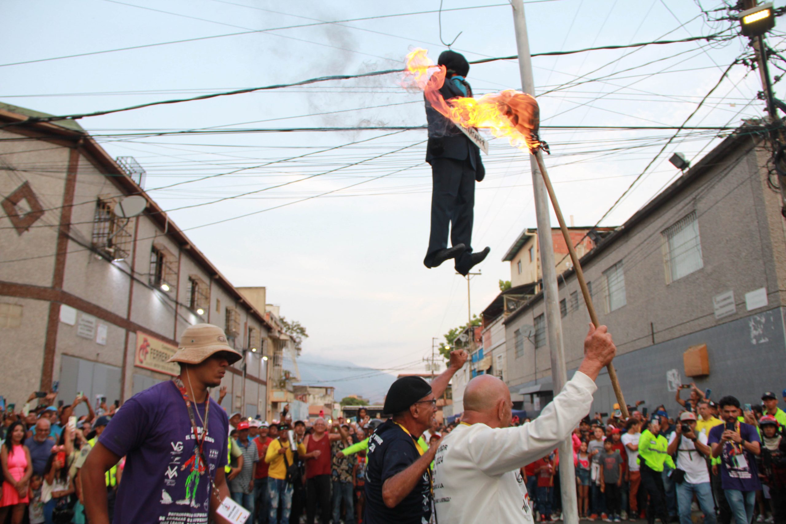 En Caracas quemaron a Judas el Misericordioso