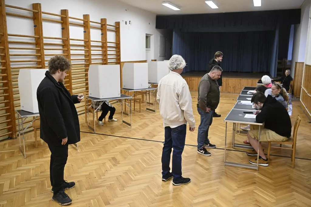 La segunda vuelta de las elecciones presidenciales de Eslovaquia revela la polarización del país