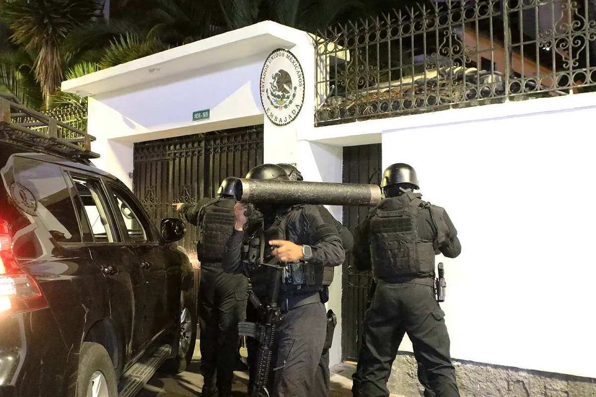 Policía ecuatoriana irrumpe en la Embajada de México en Quito y captura al exvicepresidente Jorge Glas